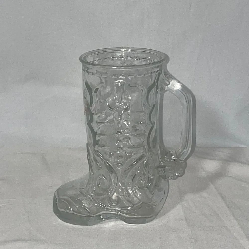 Boot-Shaped Glass - Picture 1 of 8